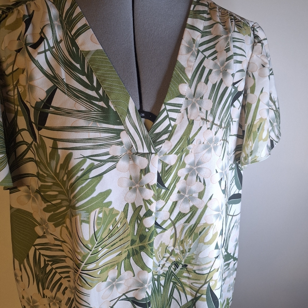 Hilary Radley Green and White Floral Tunic Size XXL